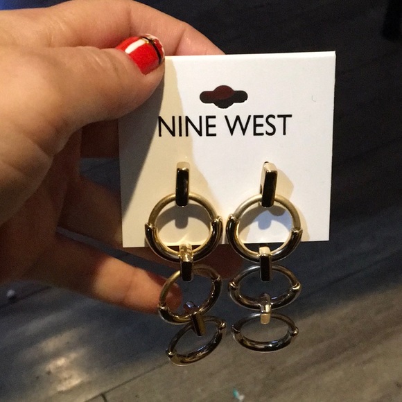 DONATE 2/24 Nine West drop earrings interlinked circles 3.5” new with tags - Picture 4 of 6